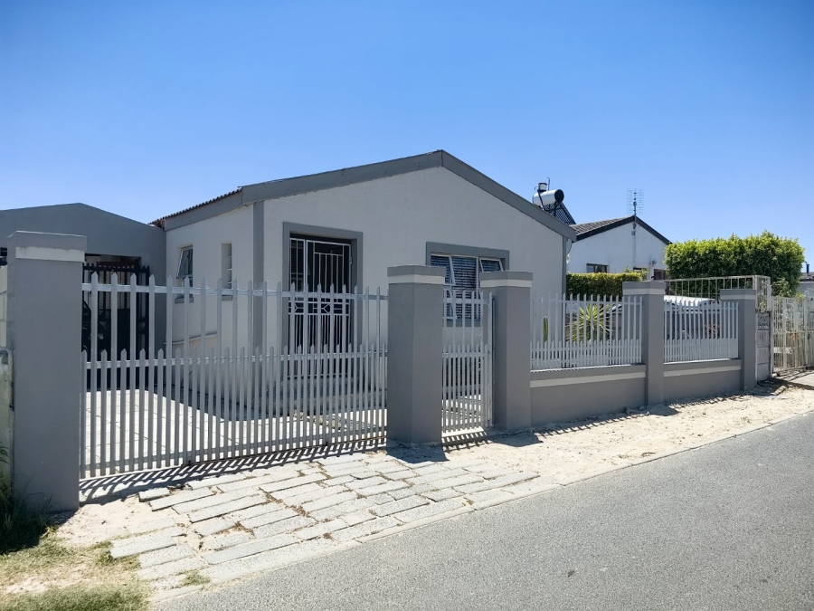 4 Bedroom Property for Sale in Fountain Village Western Cape